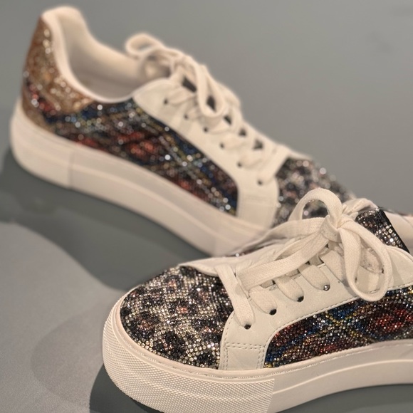 BETSY JOHNSON Rhinestone encrusted, Women’s Lindsay sneakers. Size 6 LIKE NEW - Picture 10 of 16